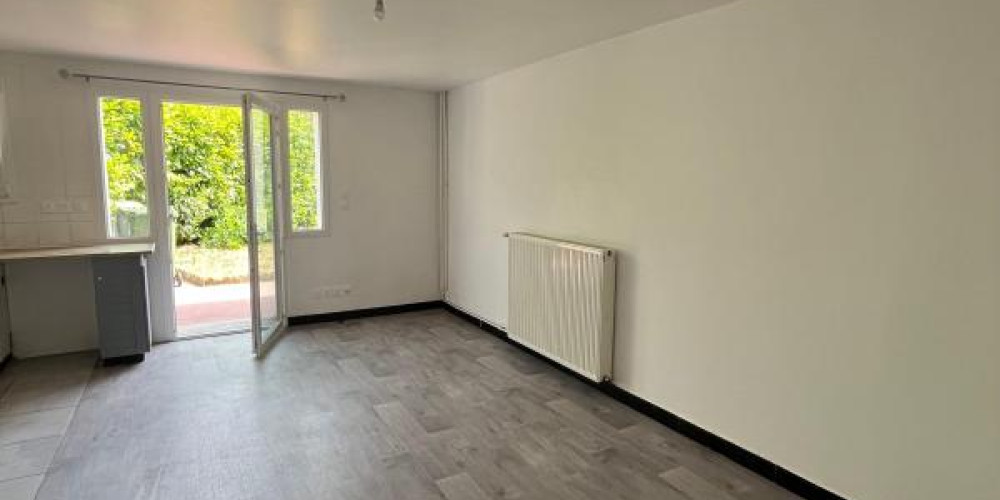 appartement à ST PIERRE DU MONT (40280)